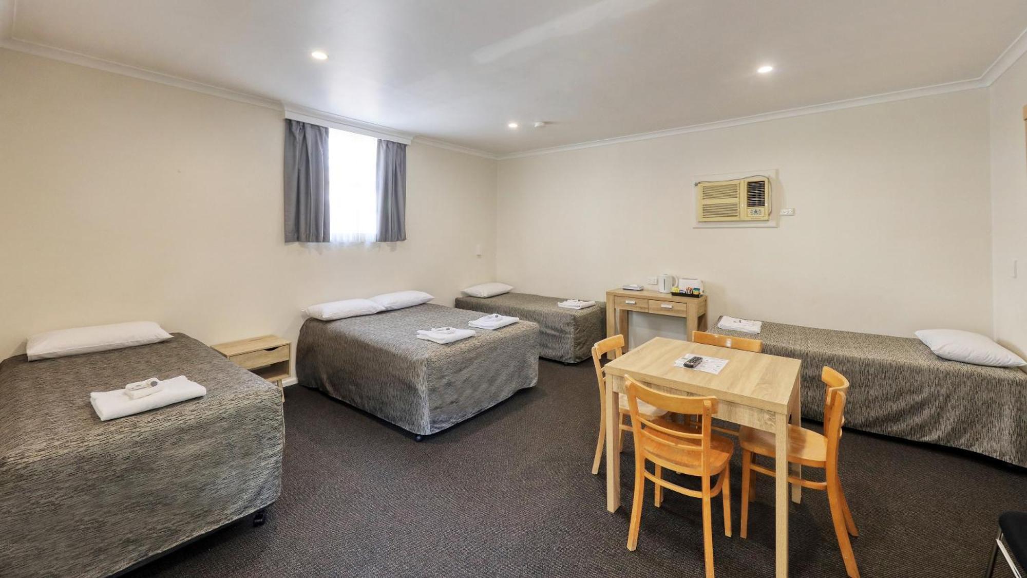 Coachman Hotel Motel Parkes Kültér fotó