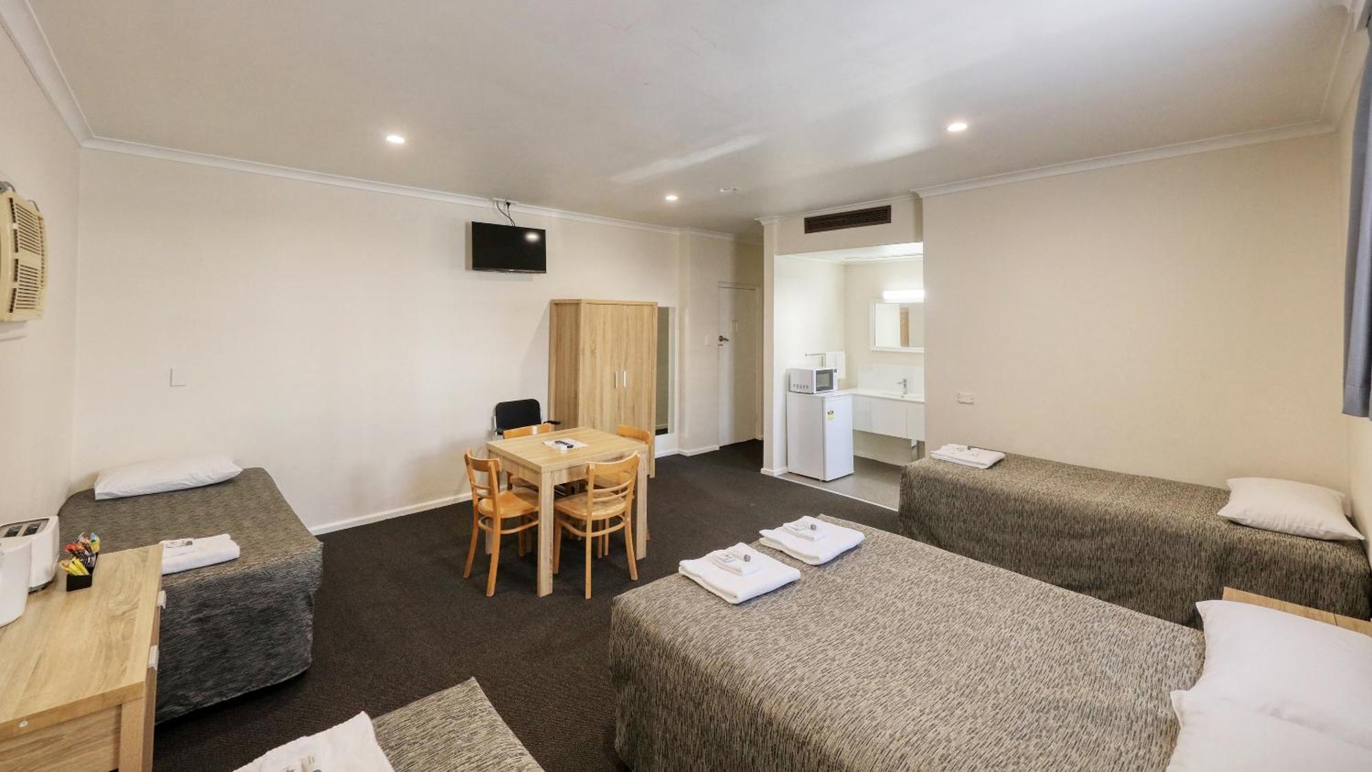 Coachman Hotel Motel Parkes Kültér fotó
